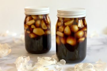 Korean Pickled Garlic (Maneul Jangajji)