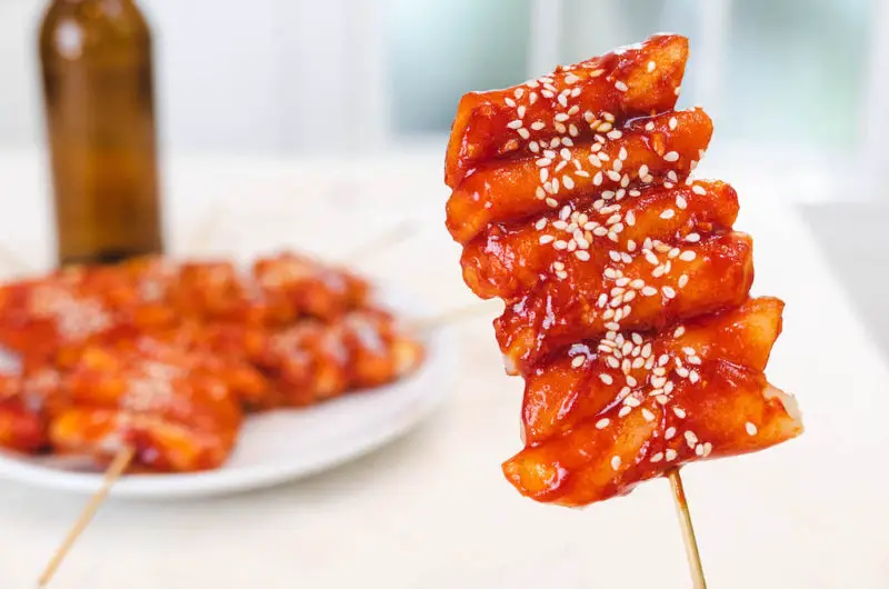 Tteokkochi Recipe (Korean Rice Cake Skewers) - Carving A Journey