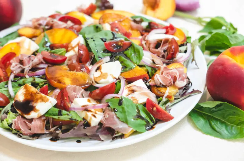 Summer Peach Caprese Salad Recipe